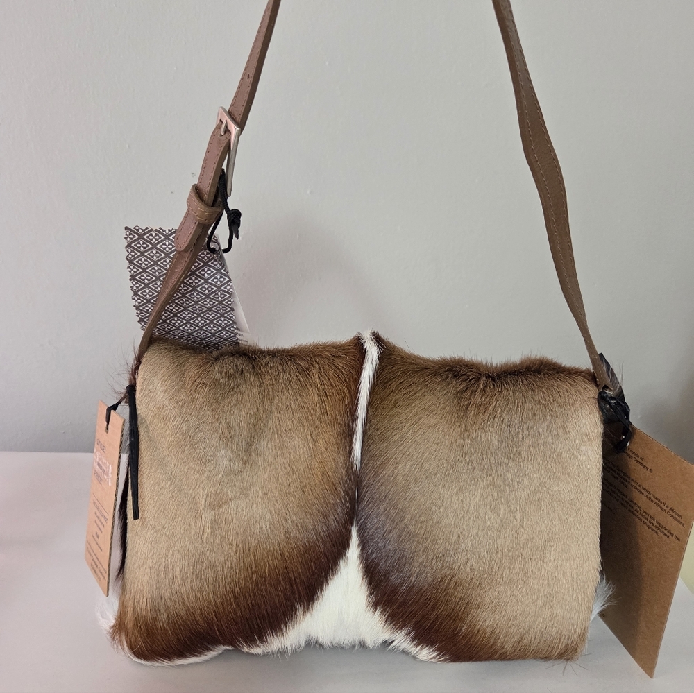 CLEVER CARRIAGE Shringbok Pouchette
